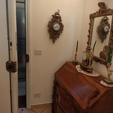 Casa Vacanze Con Terrazzo * Σαν Ρέμο
