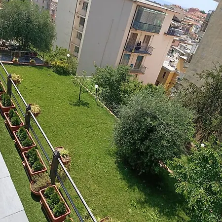 Casa Vacanze Con Terrazzo Сasa de vacaciones San Remo